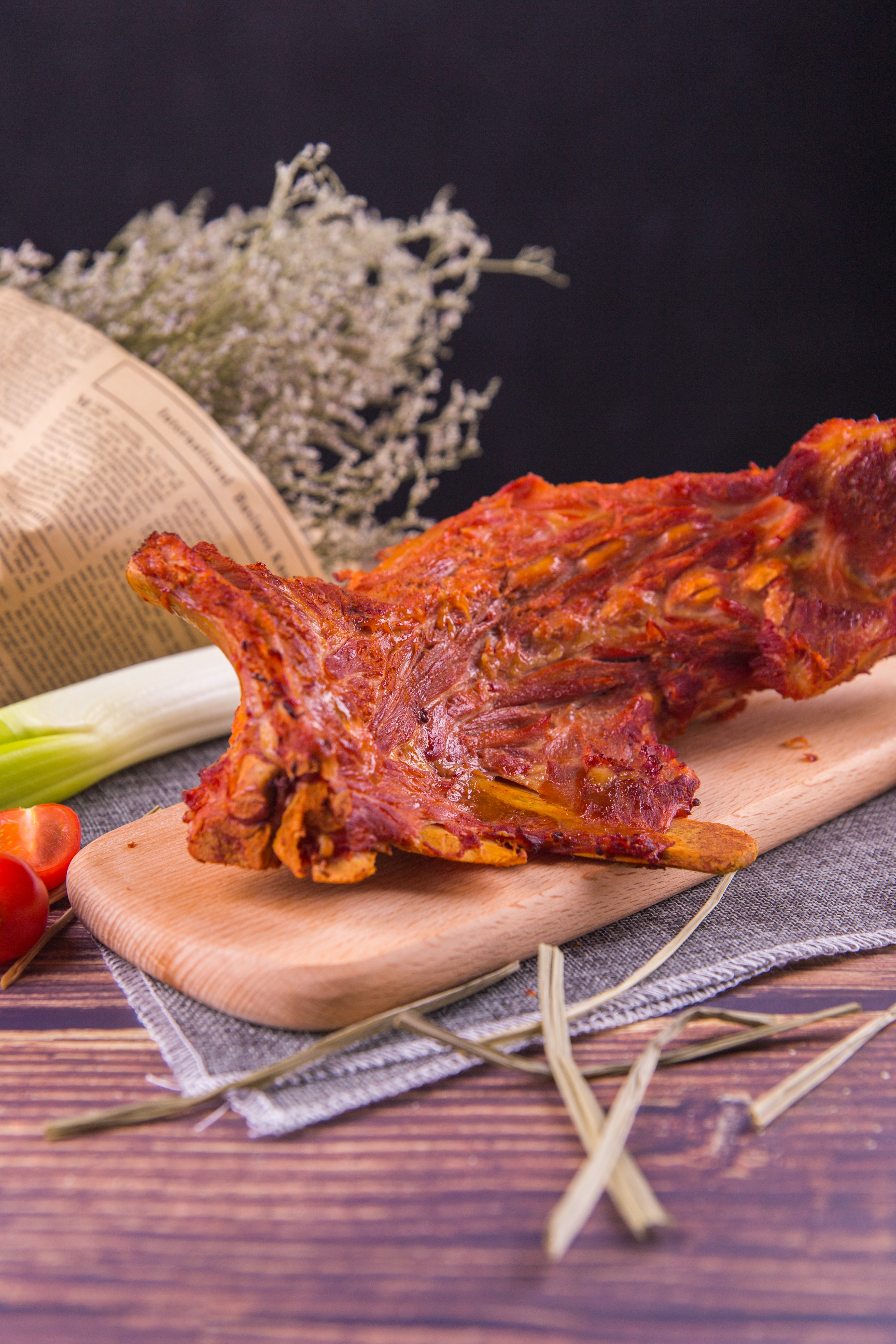 李家猪蹄熟食店还有各种特色熏酱食品供大家选购!